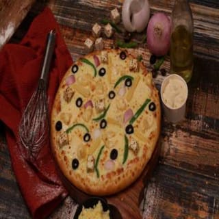Cheesy Macaroni Veg Pizza-Personal Giant Slice (22.5 Cm)